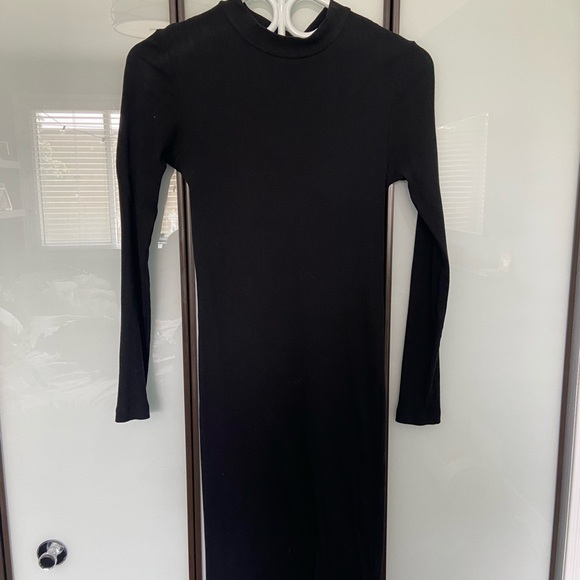 Mock neck, body con long sleeve dress, white collar - Picture 3 of 3